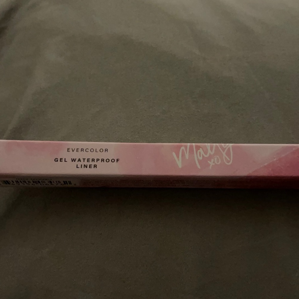 Onyx gel water proof eyeliner